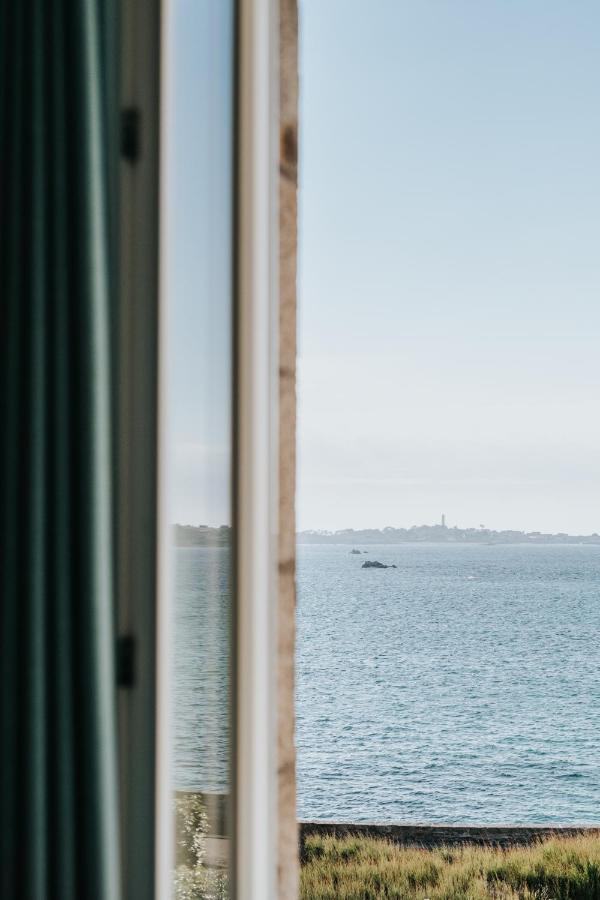 Hotel Aux Tamaris - Vue Mer รอสกอฟ ภายนอก รูปภาพ