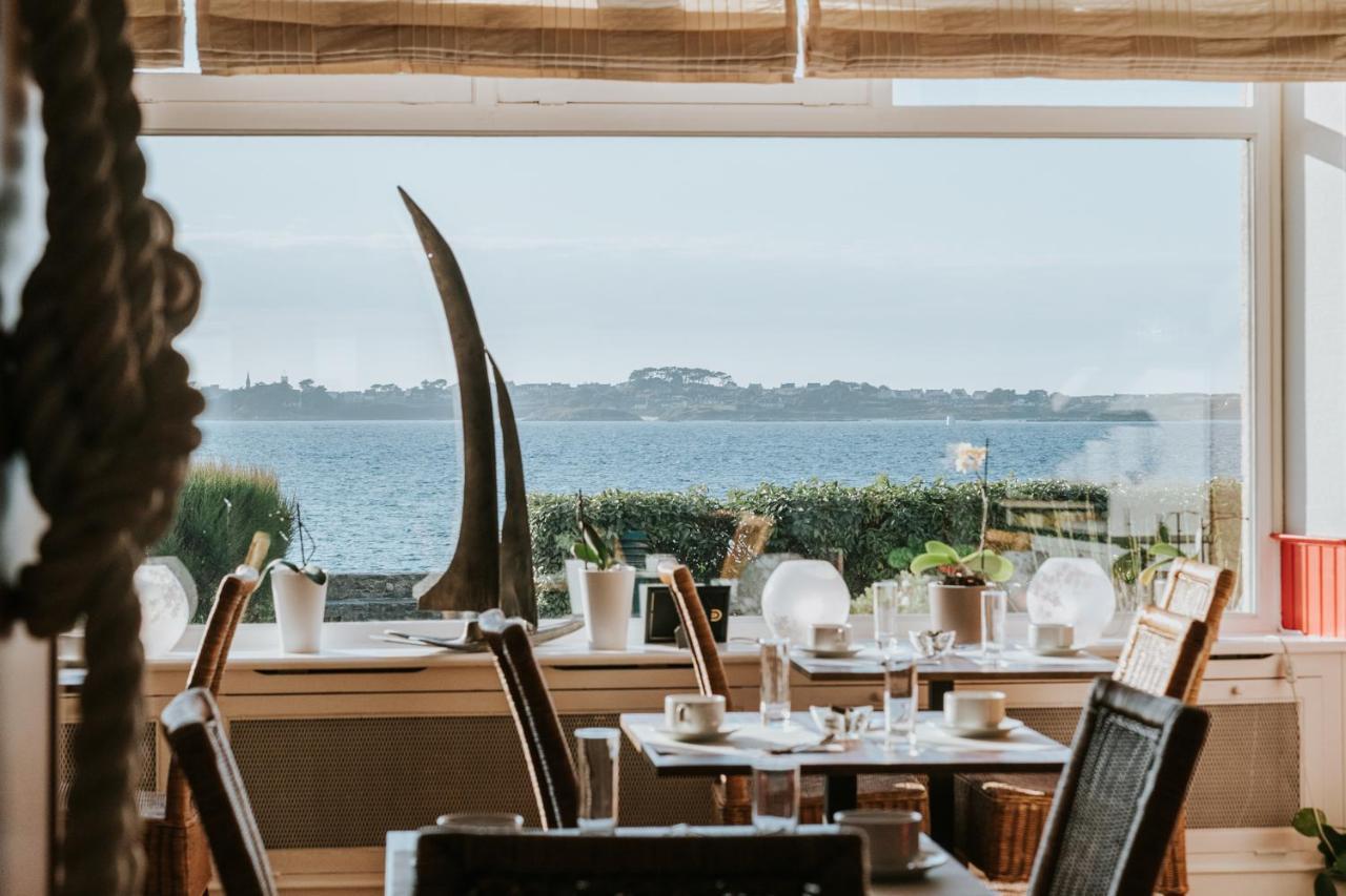 Hotel Aux Tamaris - Vue Mer รอสกอฟ ภายนอก รูปภาพ
