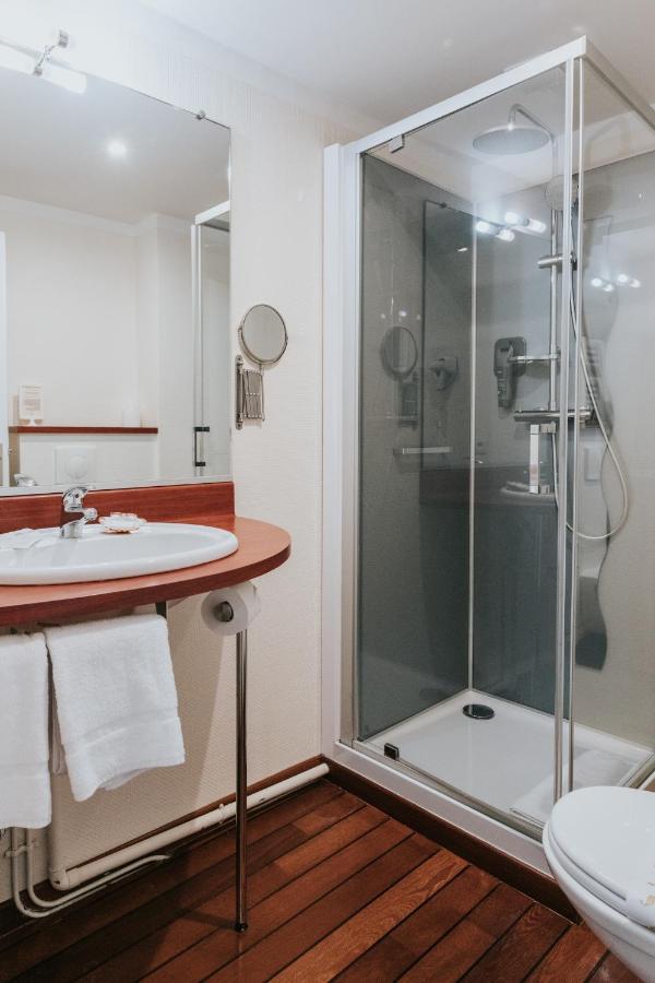 Hotel Aux Tamaris - Vue Mer รอสกอฟ ภายนอก รูปภาพ