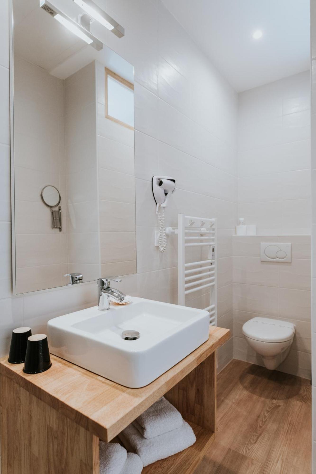 Hotel Aux Tamaris - Vue Mer รอสกอฟ ห้อง รูปภาพ