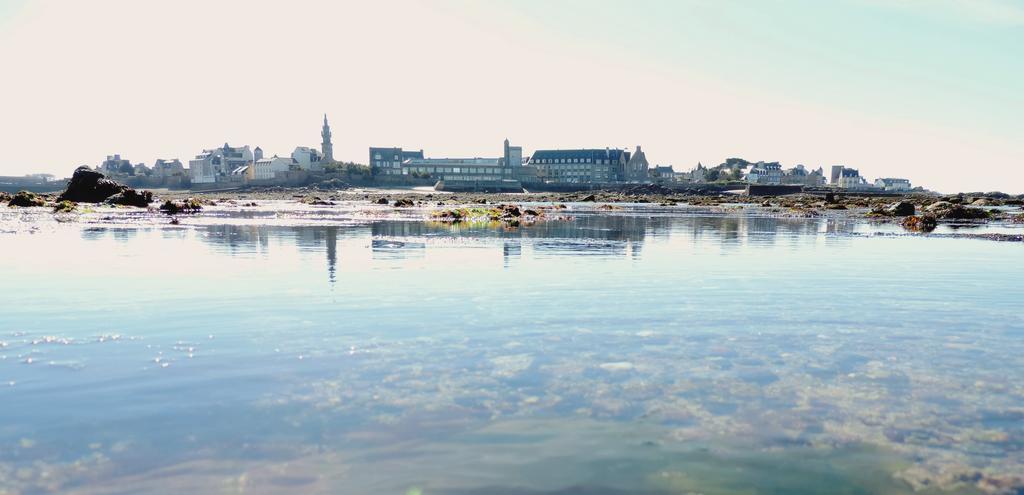 Hotel Aux Tamaris - Vue Mer รอสกอฟ ภายนอก รูปภาพ