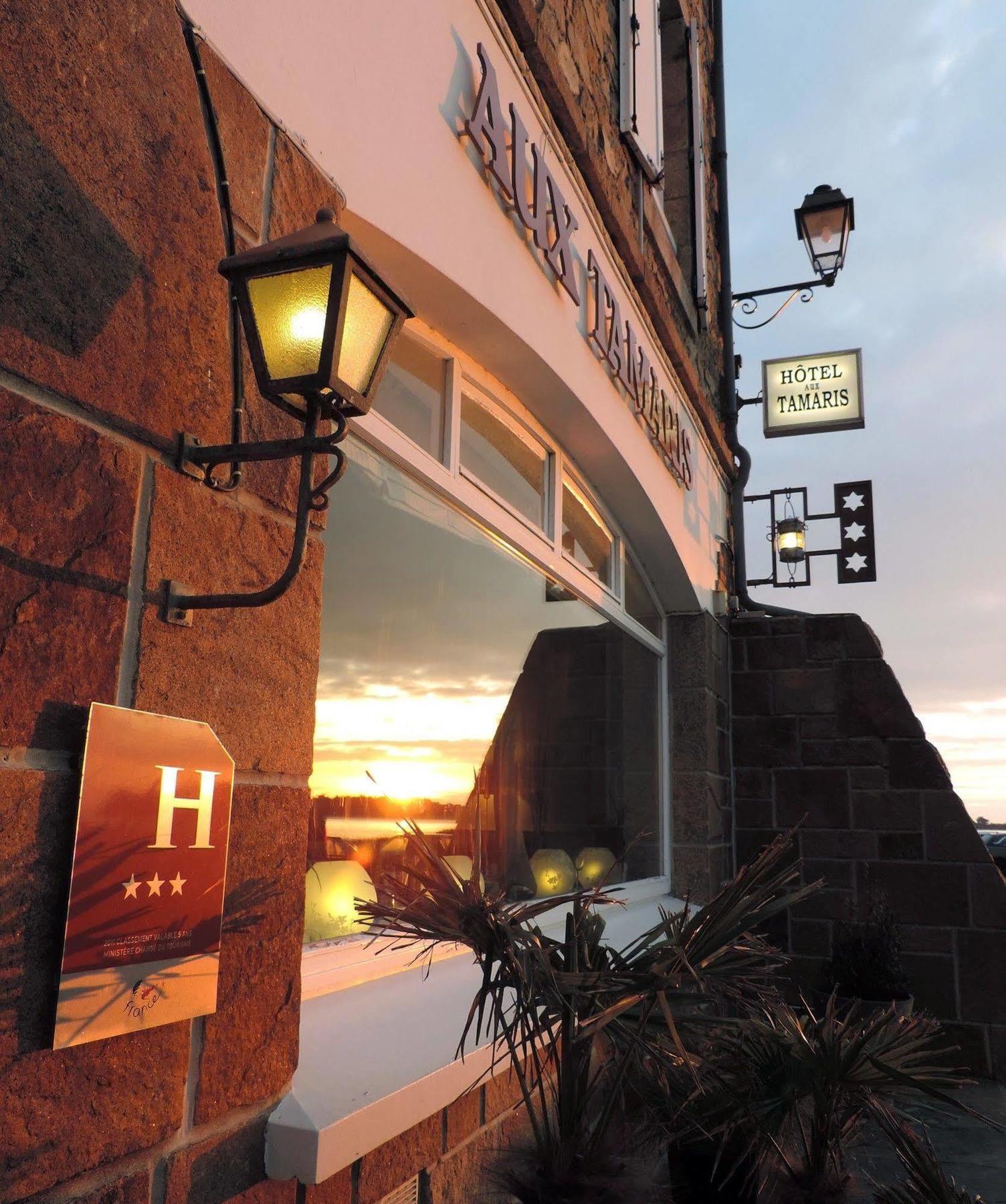 Hotel Aux Tamaris - Vue Mer รอสกอฟ ภายนอก รูปภาพ