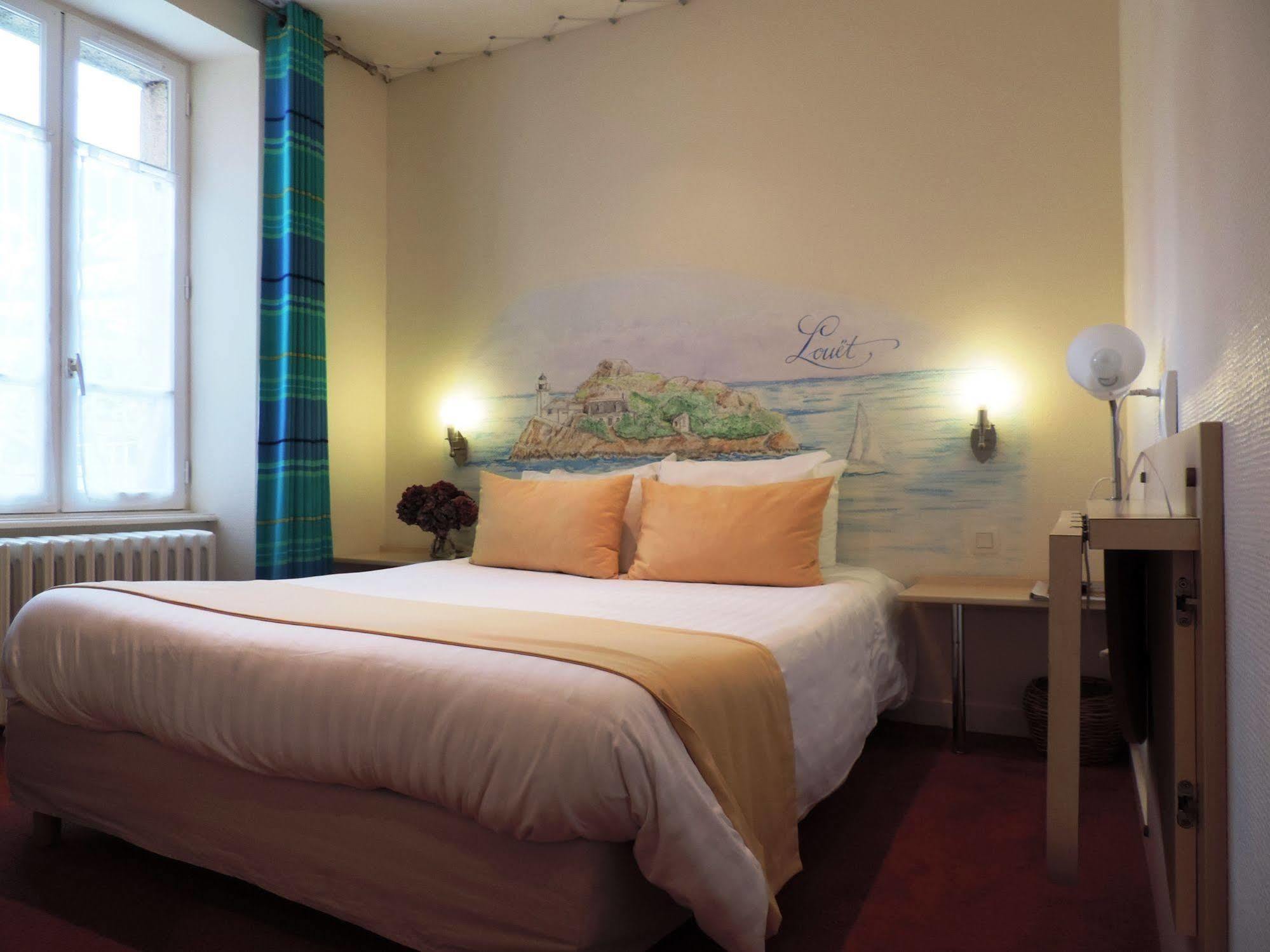 Hotel Aux Tamaris - Vue Mer รอสกอฟ ภายนอก รูปภาพ